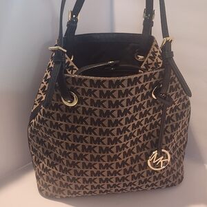 Michael Kors JetSrt Monogram Tote
